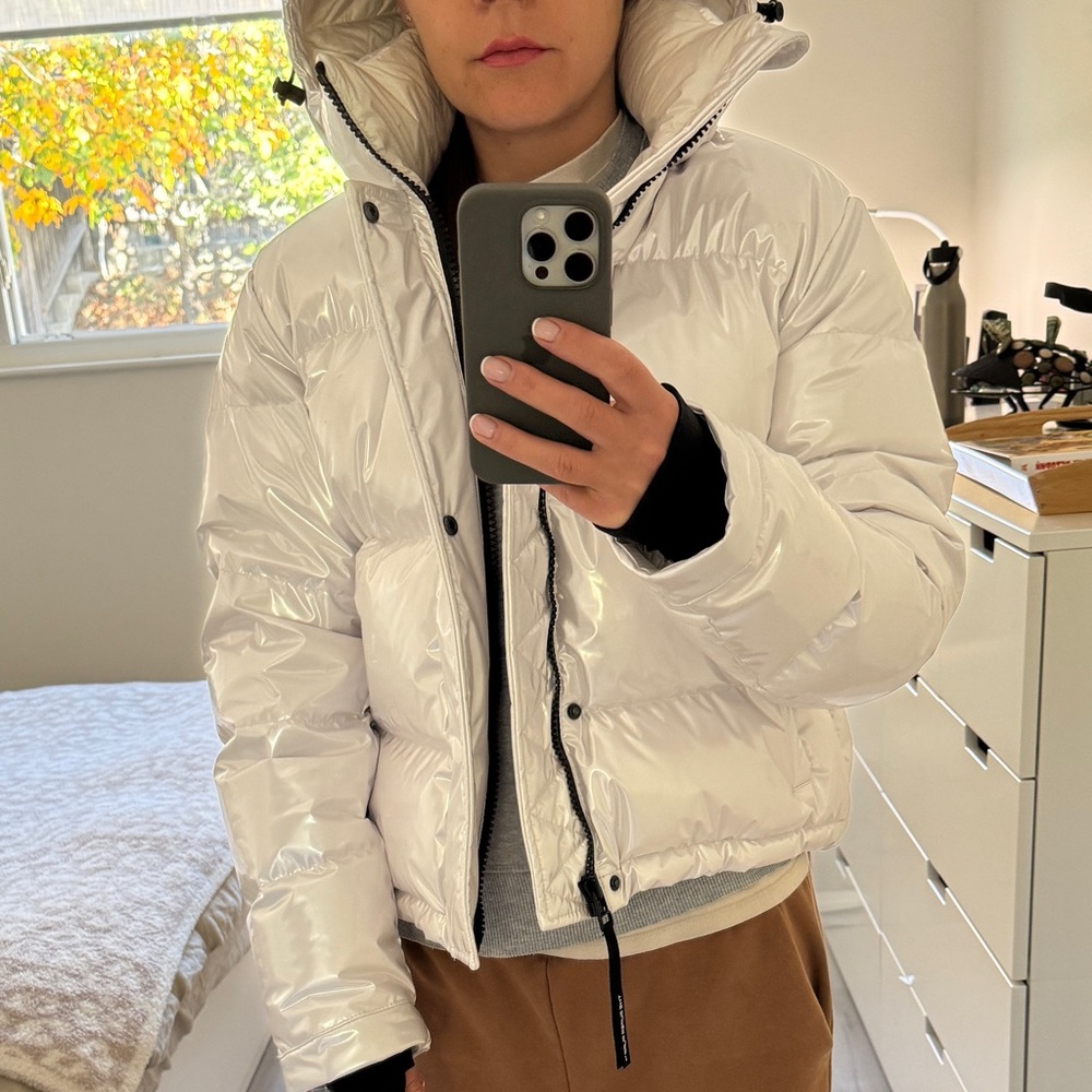 Aritzia Super puff new condition, super warm, super cute❤️ xs